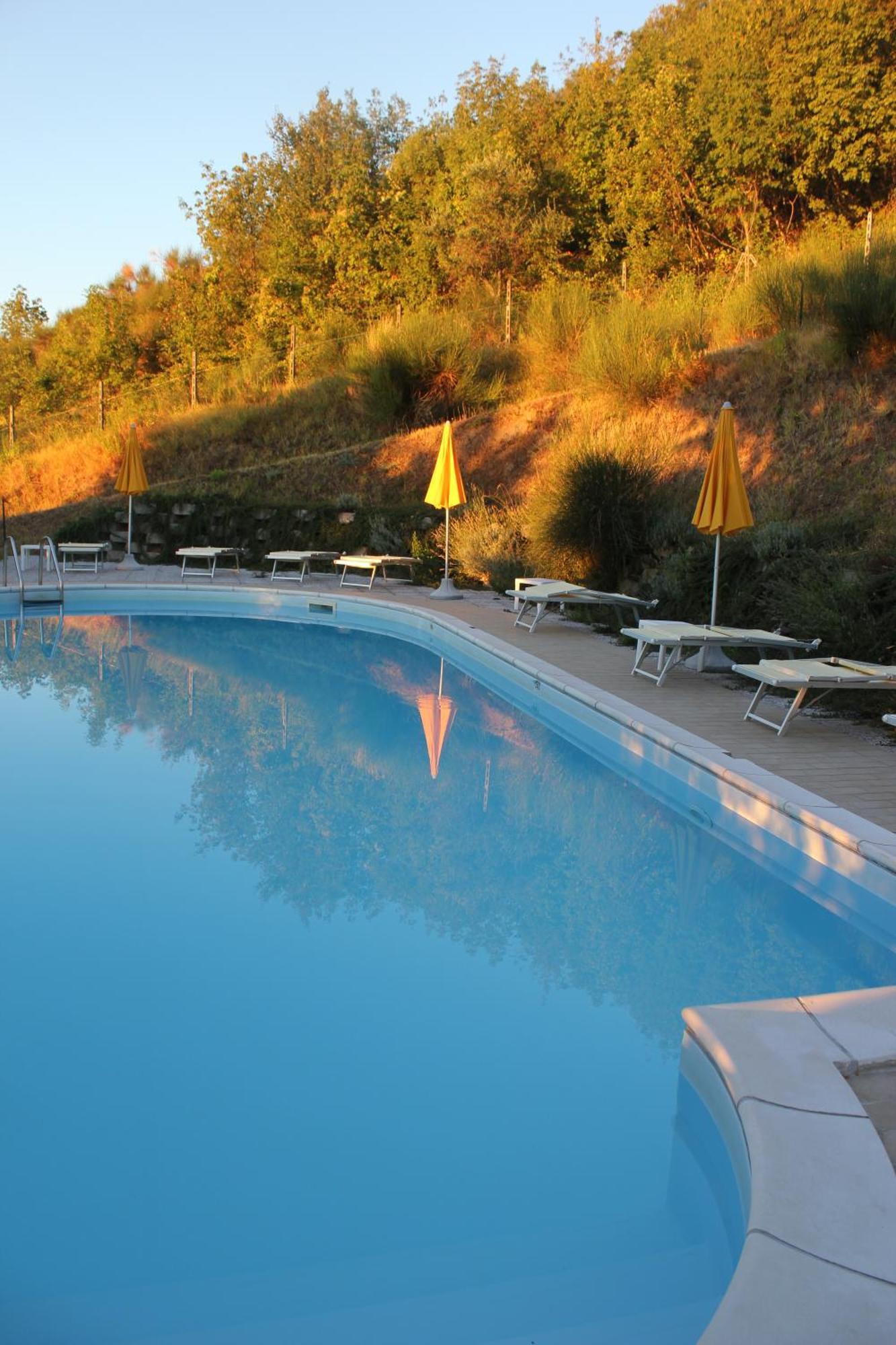 Agriturismo La Valle Del Vento Урбино Экстерьер фото