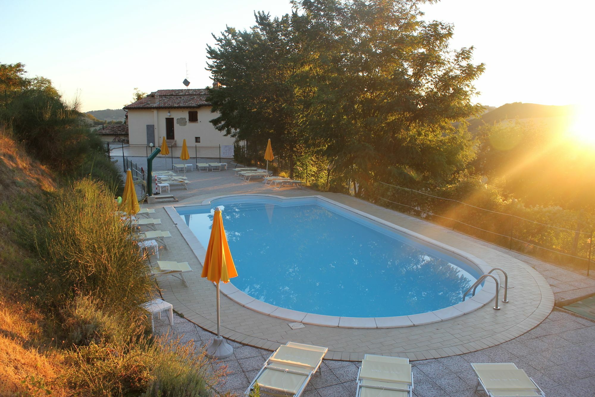 Agriturismo La Valle Del Vento Урбино Экстерьер фото